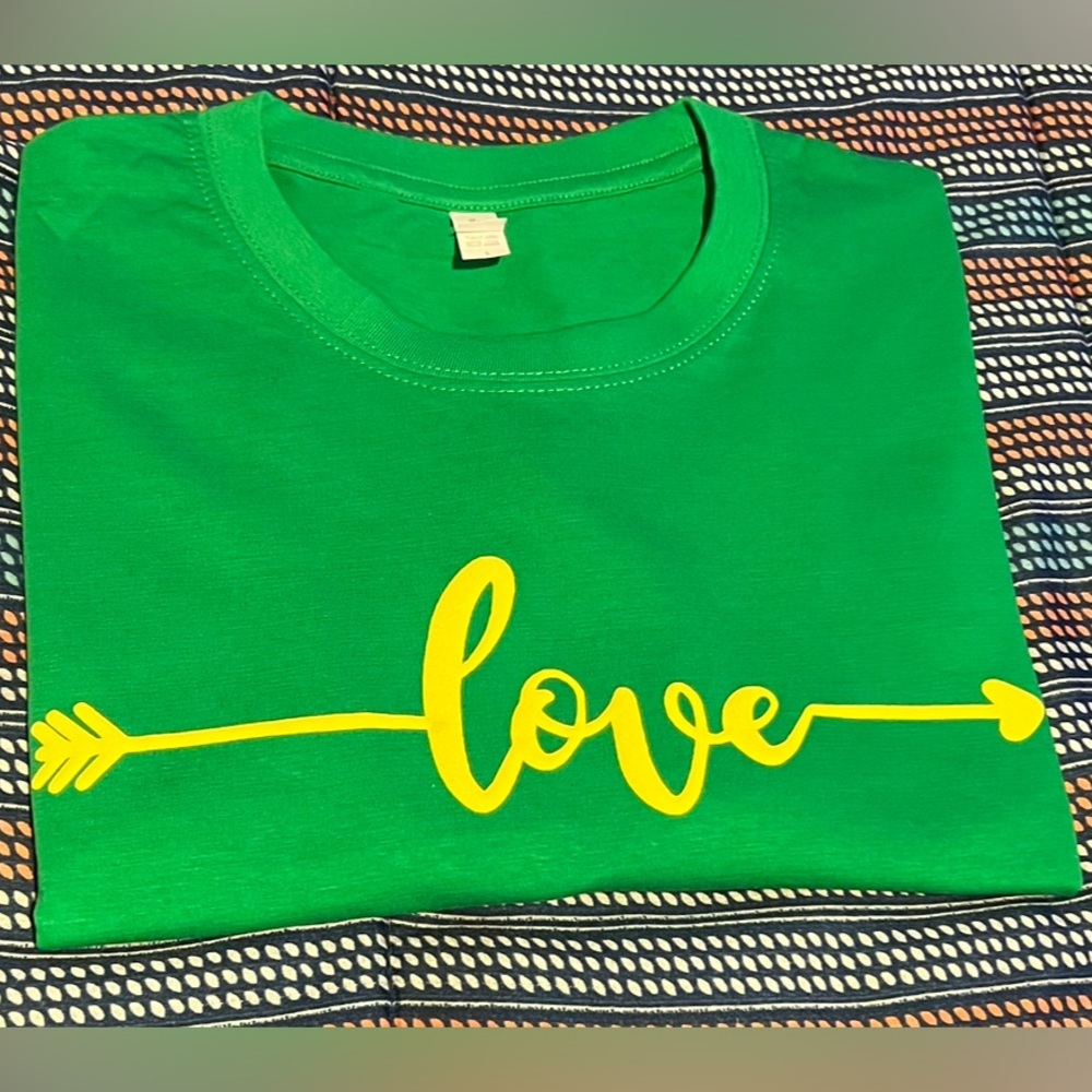 Love design Green Summer soft fabric T-shirt
